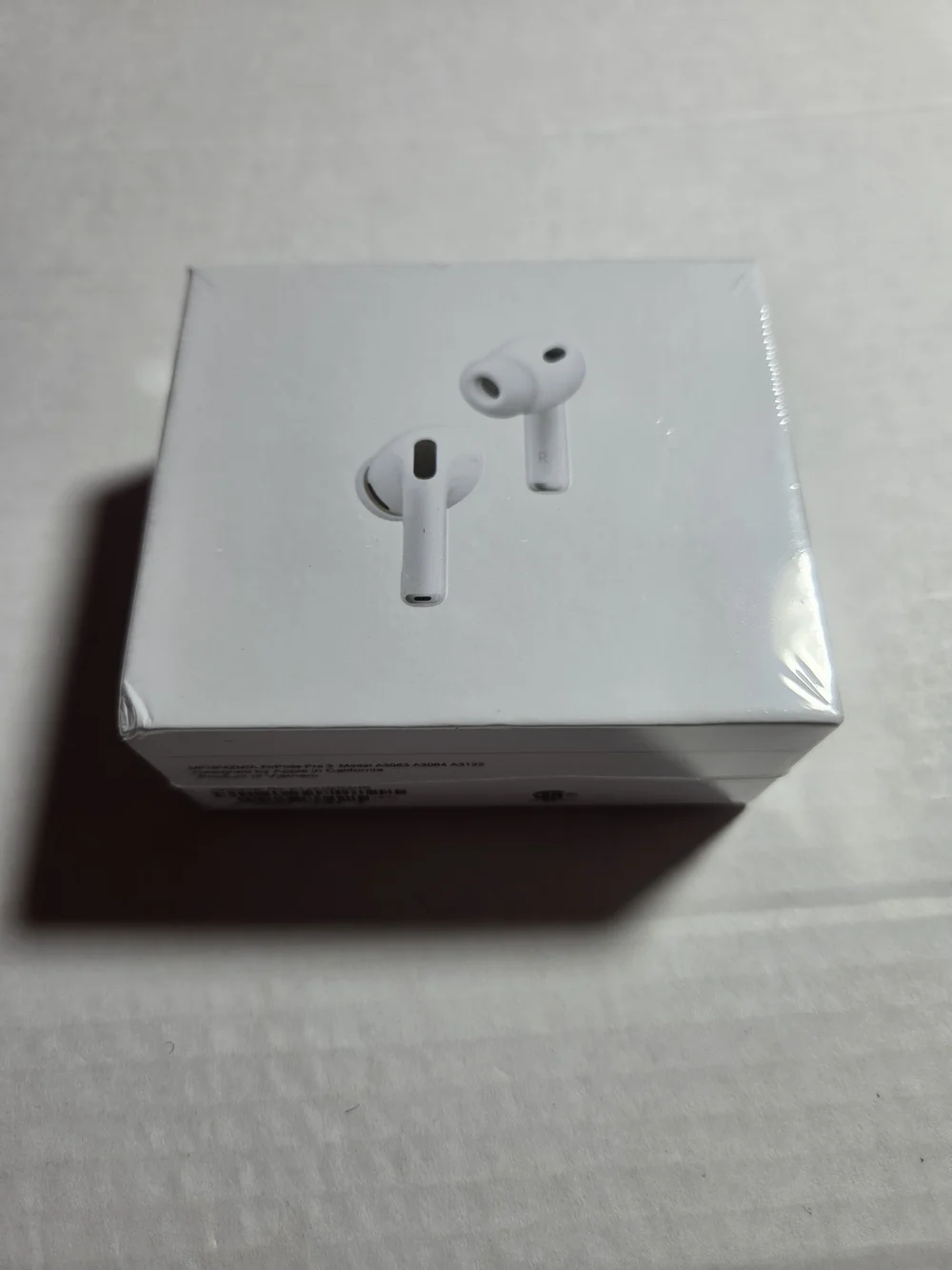 Apple AirPods Pro (White) with Wireless Charging Case